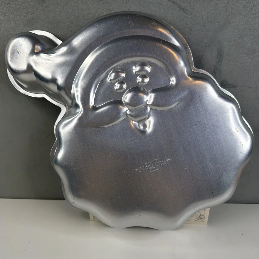 Wilton Smiling Santa Cake Pan  Christmas Vintage Aluminum Mold NWT